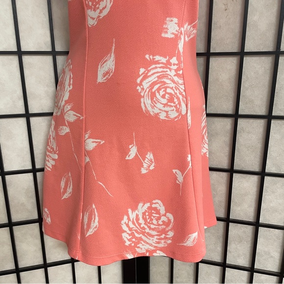 Papaya ladies floral print, mini dress, size medium - Picture 4 of 7